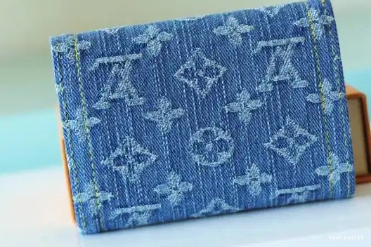Vuitton VICTORINE Wallet Louis 0324